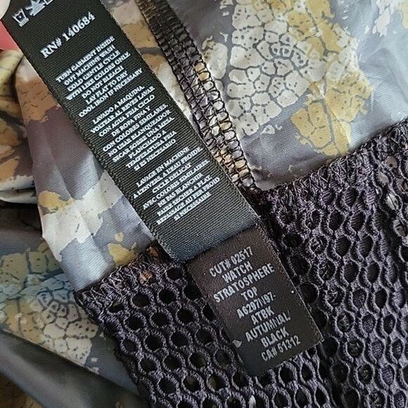 Koral Watch Stratosphere Mesh Back Cropped Athletic Top in Autumnal Black Small - Picture 8 of 9